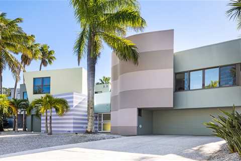 The Curvy, Colorful Home of Architect Don Chapell Hits the Market in Florida