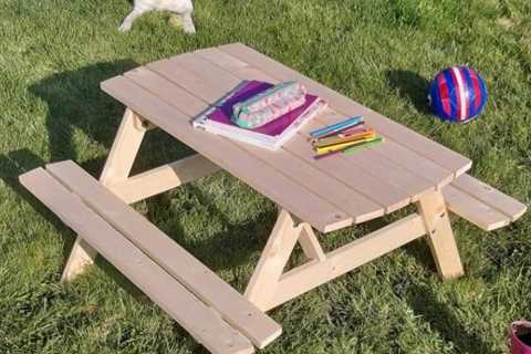 Foldable, Children's Picnic Bench