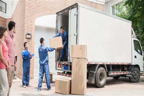 Tipping Your Long Distance Movers: How Much and When to Do It