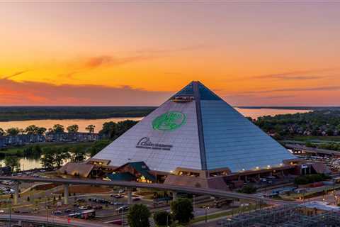The Best Hotel in America Is Inside the Memphis Pyramid