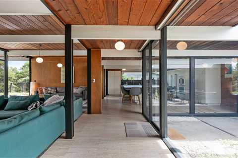 This Massive East Bay Eichler Just Relisted With a Major Price Cut