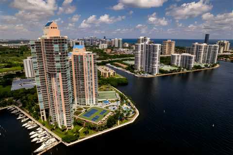 4 Seasonal Events at The Point Aventura That Residents Love