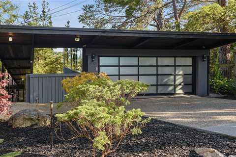 This $2.2M Berkeley Midcentury Comes With a Japanese-Style Backyard Cabin