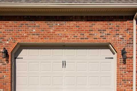 Pros Of Hiring A Trusted Garage Door Repair Service Provider To Repair The Garage Door Of Your..