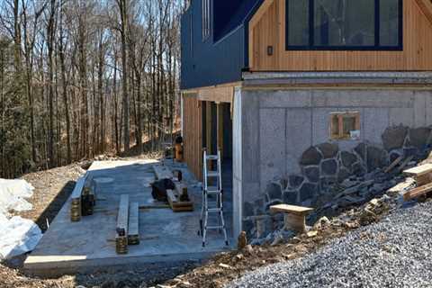 A Comprehensive Guide To Manufactured Home Construction In Bakersfield, CA With Concrete Patio..