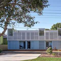 Three Sisters (and Their Families) Share This Prefab Beach House