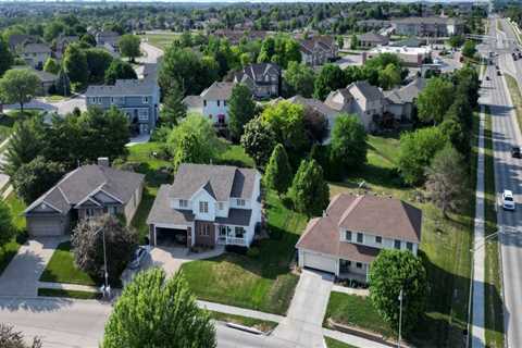 The Impact of the Job Market on Real Estate in Douglas County, NE: An Expert's Perspective