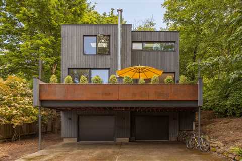 Before & After: Here’s What It Took to Warm Up a Drafty ’90s Home in Seattle