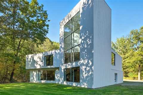 A Boxy, Light-Filled  Retreat in Pennsylvania Seeks $1.2M