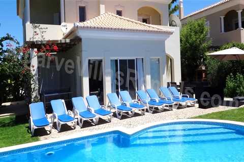 Finding Grocery and Convenience Stores Near Your Villa Rental