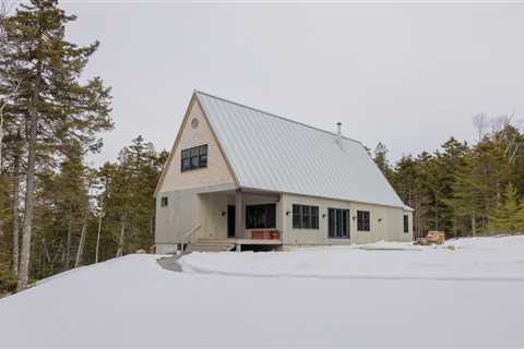Construction Diary: How Japanese Minka Homes Inspired a Designer’s Coastal Cabin in Maine
