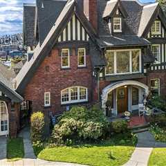 Elevating Seattle, WA Homes: What Villa Rentals Reveal About Hiring a General Contractor