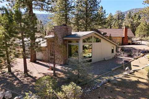 The Mountain Home of a Ceramicist Seeks $629K in Southern California