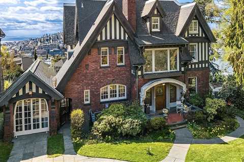 Elevating Seattle, WA Homes: What Villa Rentals Reveal About Hiring a General Contractor