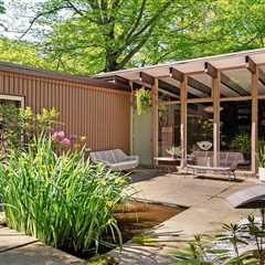 One of Louis Kahn’s Protégés Designed This $1M Pennsylvania Midcentury With a Koi Pond