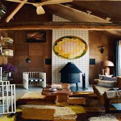 In Paris, a Top-Floor Apartment Wrapped in Top-Shelf Materials Seeks €1.1M